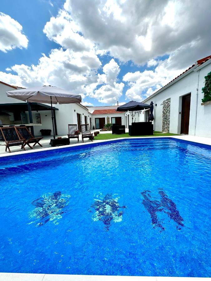Alojamiento El Miajon De Los Castuos Valdesalor Exterior photo
